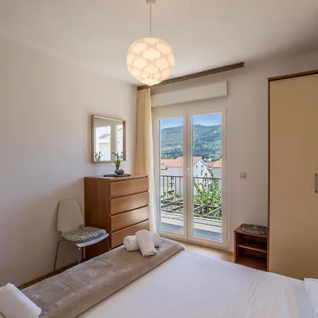 Tihana Mit Mediterranem Garten Stari Grad (Hvar)